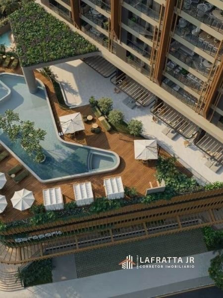 Para o empreendimento Eco Aeropark, o Alt Text deve destacar a localização estratégica no Aeroclube e o diferencial de sustentabilidade, reforçando seu papel de consultor que identifica vetores de crescimento urbano em João Pessoa [cite: 2026-02-02, 2026-02-03]. Sugestão de Alt Text Estratégico "Empreendimento Eco Aeropark em frente ao Parque da Cidade no Aeroclube, João Pessoa: arquitetura sustentável e lazer de resort | Curadoria imobiliária de Marcos Lafratta Jr.